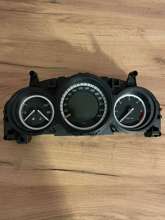 Километраж(табло) с AMG меню за Mercedes Benz w204