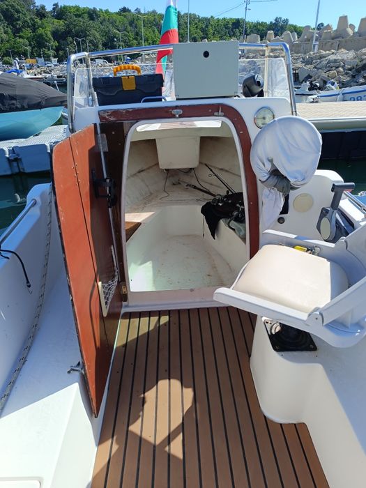 Лодка hobby cabin