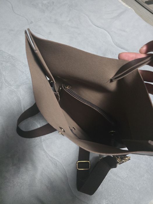 Кафява дамска чанта с несесер