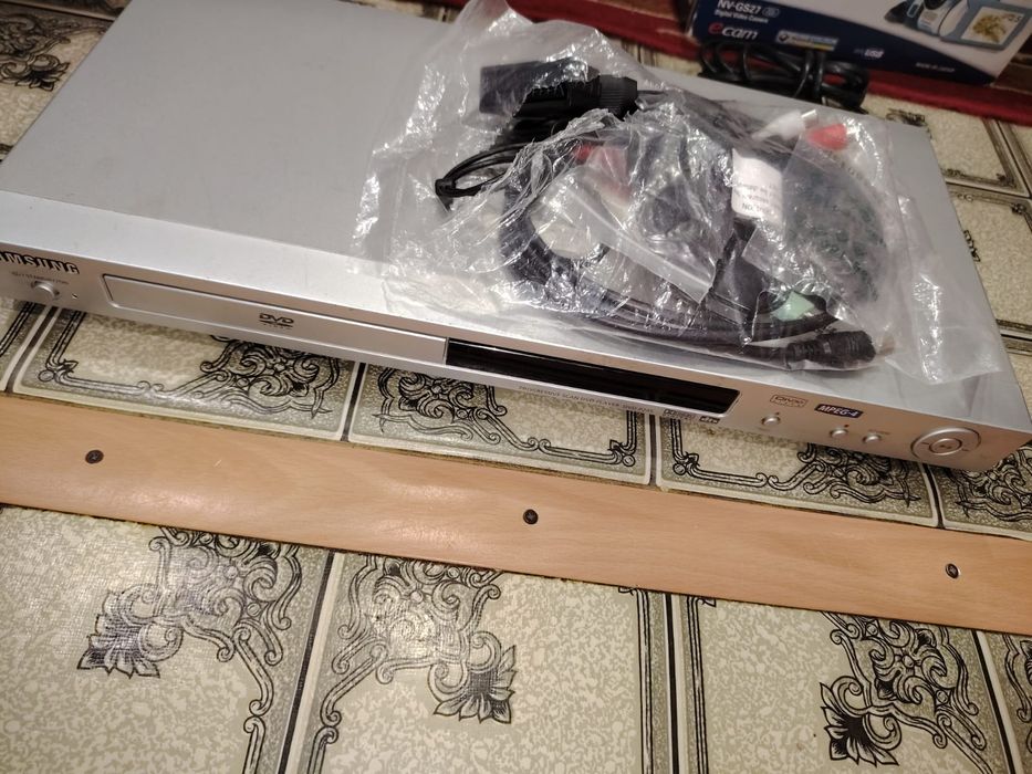 Видео камера и дивиди