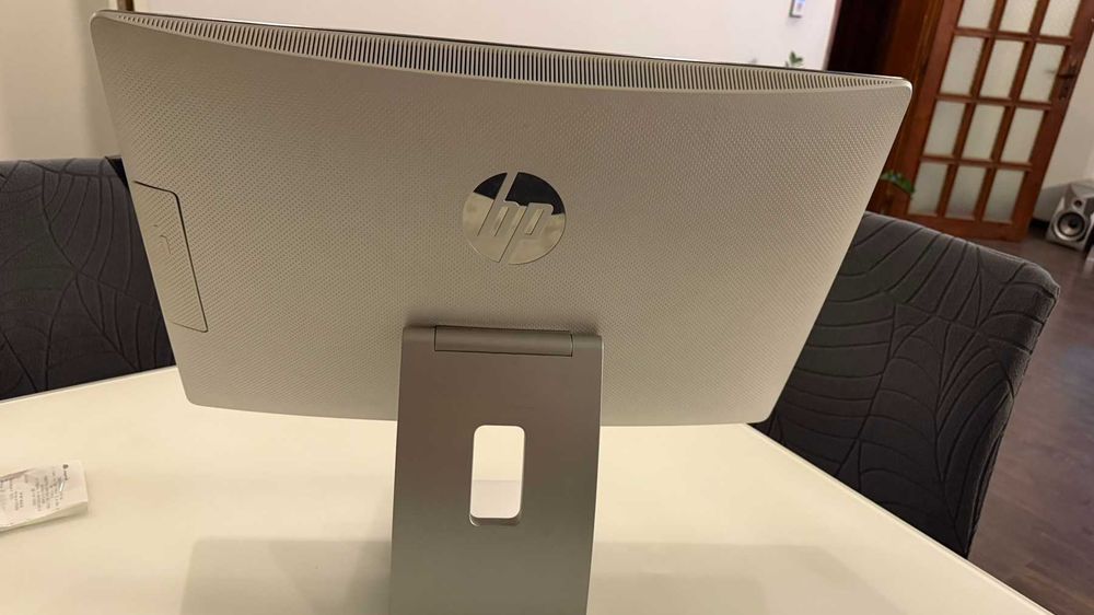 Компютър HP  pavilion all in one 23 q101ns touchscreen  ЗА ЧАСТИ
