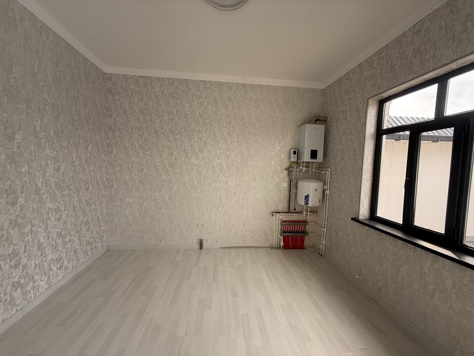 Срочно продается 2 сотх 4 хона Жданов