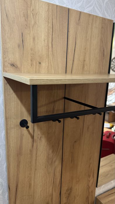 Продам прихожую от Любимый дом