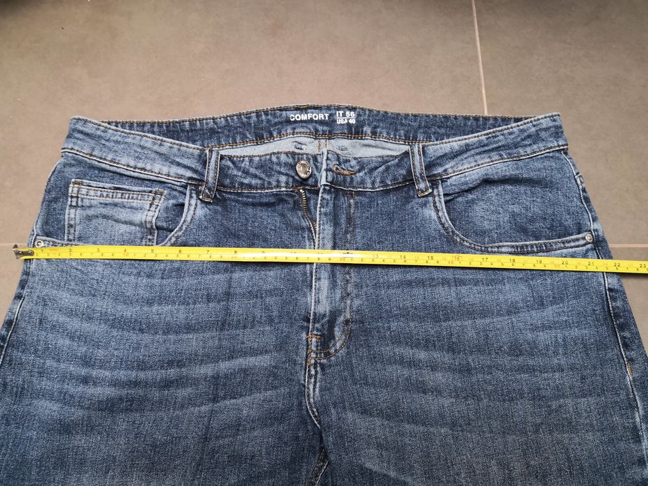 Vând blugi Republic Denim