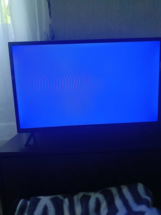 Телевизор Smarttech32"