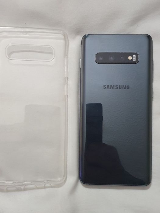 Samsung S10 Plus.