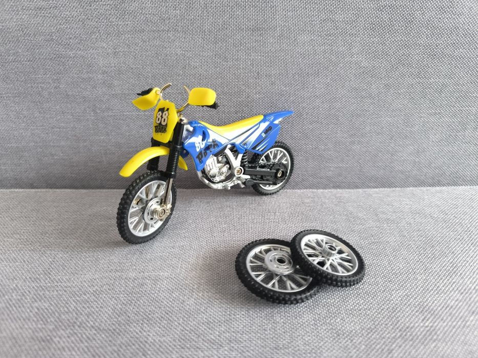 Motocicleta Mini de Curse cu Piese de Schimb 8cm