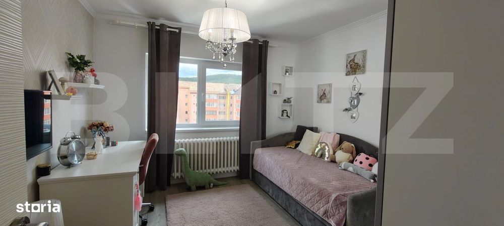 Apartament spatios cu 4 camere, complet mobilat si renovat modern, zon