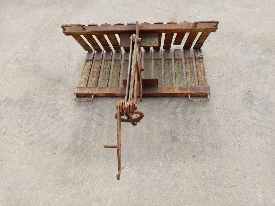 Dispozitiv de ridicat universal