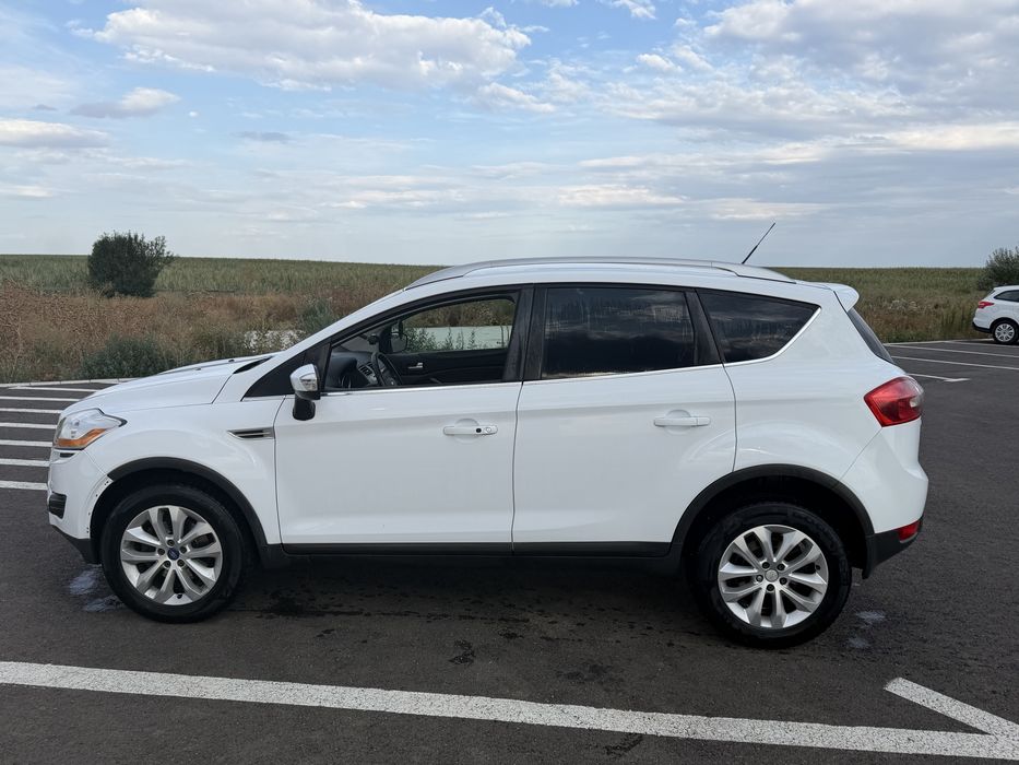 FORD Kuga 2011 — imagine 2