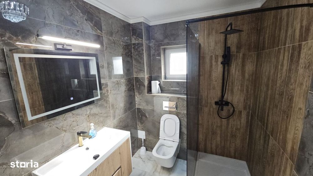 Casă modernă P+M cu vedere spectaculoasă lac Ciurbești