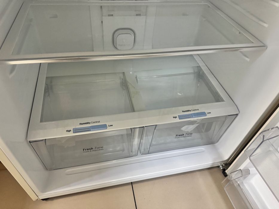Продам Холодильник LG