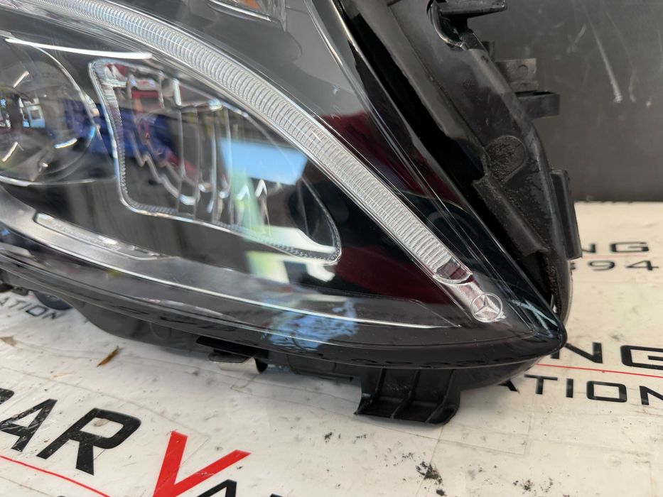 Фар фарове десен LED Mercedes C W205 far farove Мерцедес Ц В205 205 USA