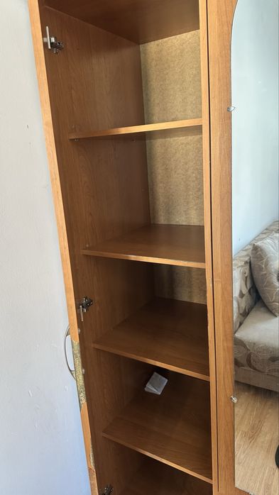 Продам шкаф с зеркалом б/у