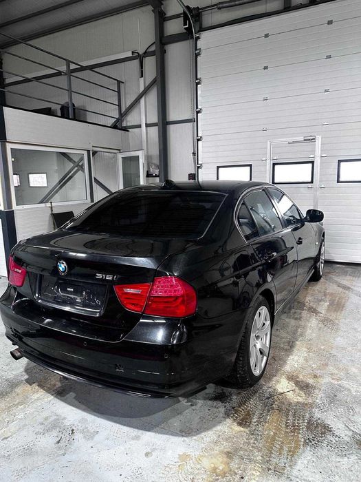 Dezmembrez BMW Seria 3 E90