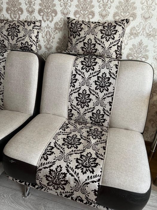 Продам Диван и два кресла