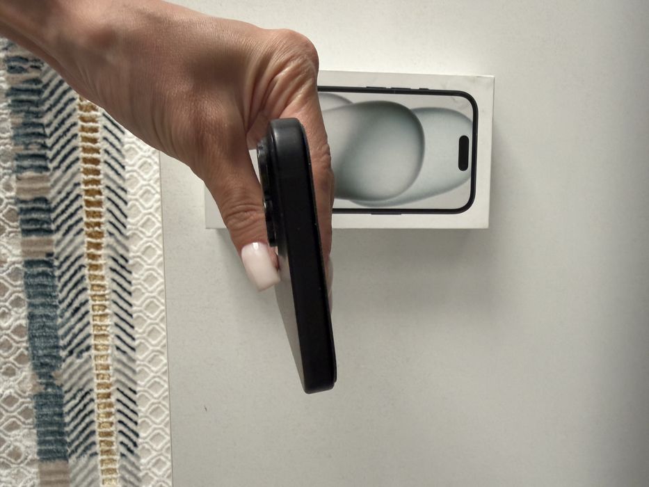 Продам iPhone 15