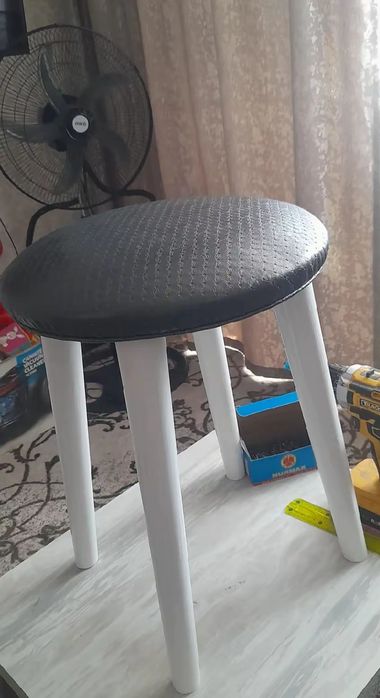 Прочные и стильные табуретки на заказ.