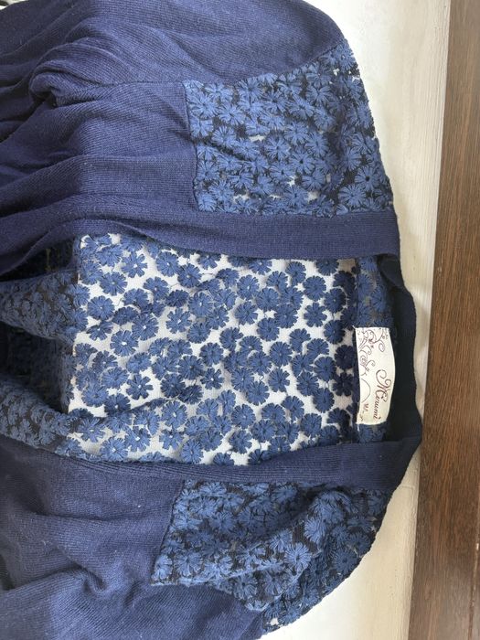 Bluza cu nasturi si transpaenta pe spate