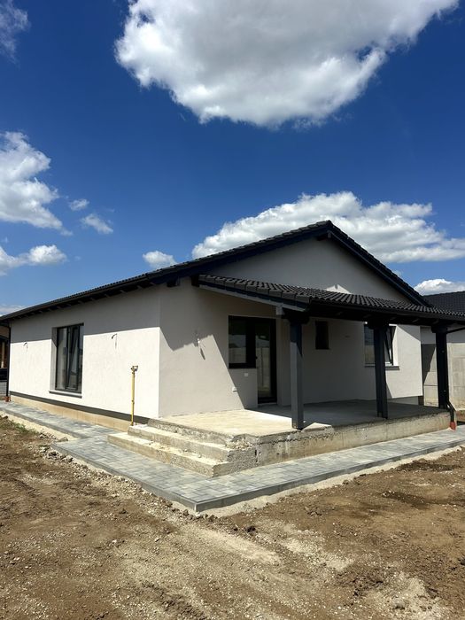 Bocalin Home vinde casa la cheie (Gard Inclus)