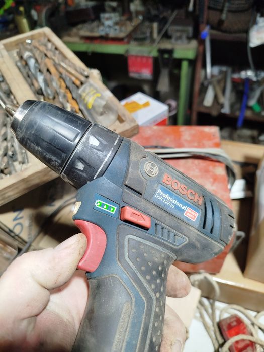 Винтоверт Bosch два броя