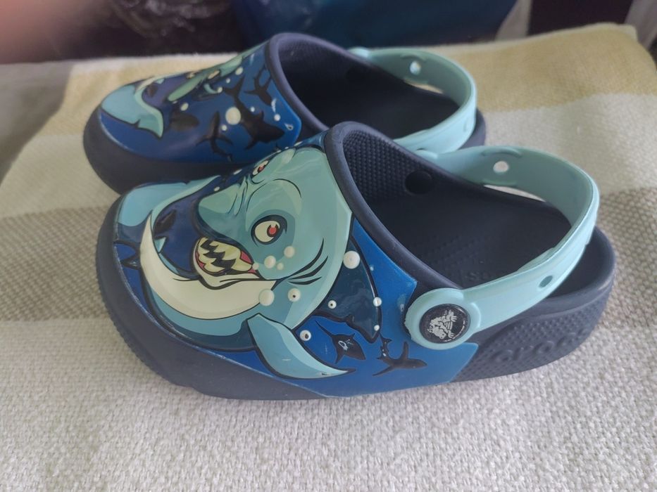 Продавам детски оригинален crocs