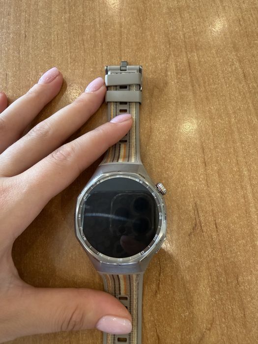 Часовник HUAWEI GT 6 Pro