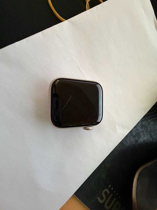 Apple Watch SE (2nd Gen) 40mm Starlight GPS zgariat, bat health 100%