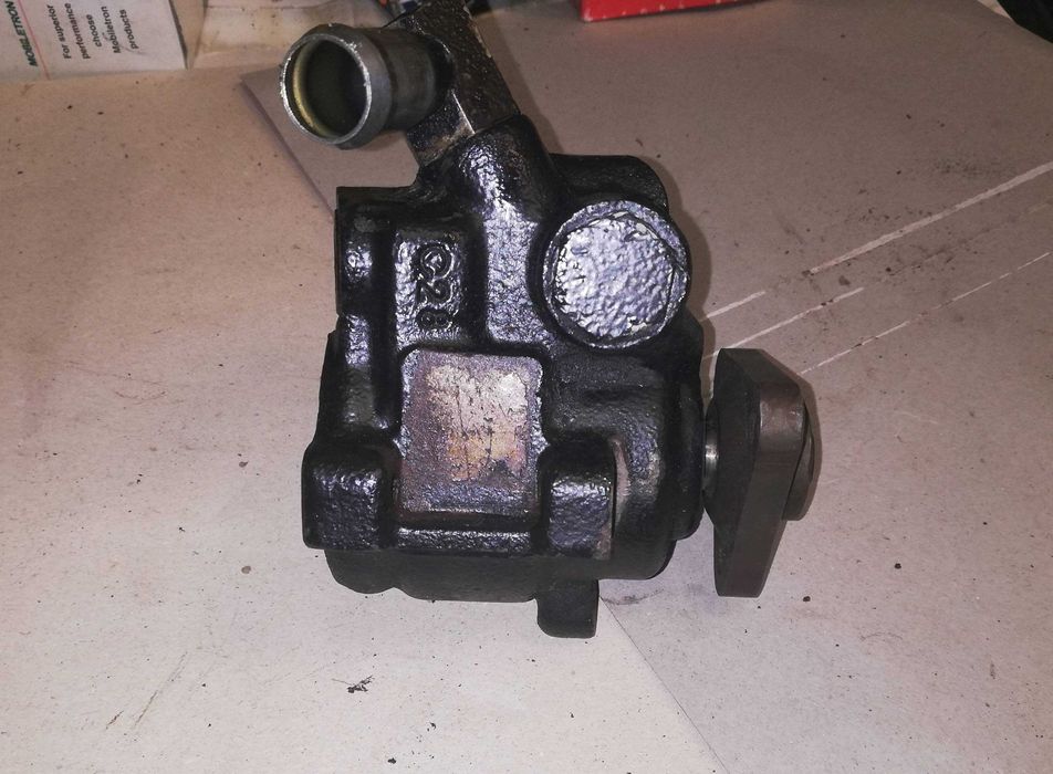 Хидравлична помпа за Форд Ескорт Ford Escort 1,6v 90 кс Zetec 95-98 г.