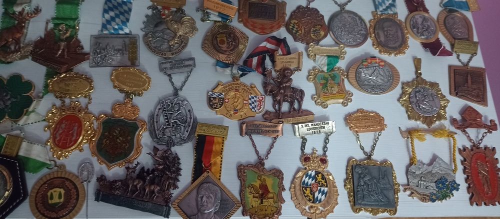 Medalie vechi aduse din Germania