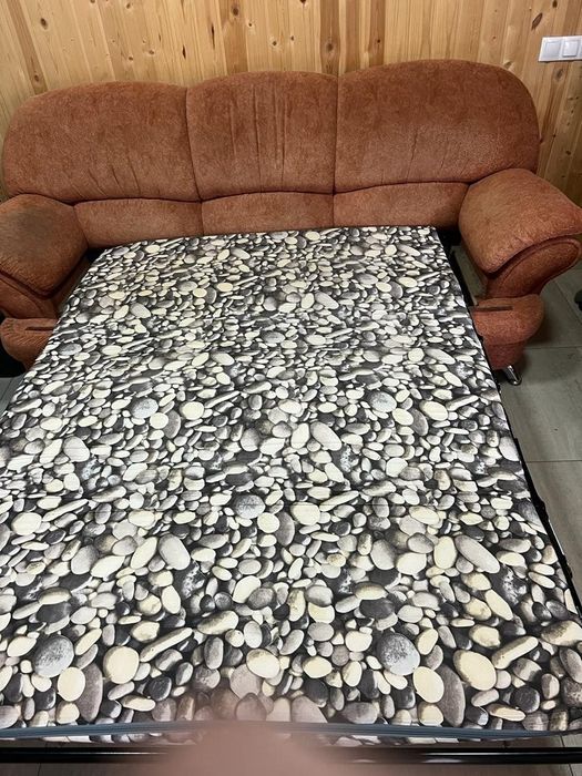 Продаётся диван и 2 кресла