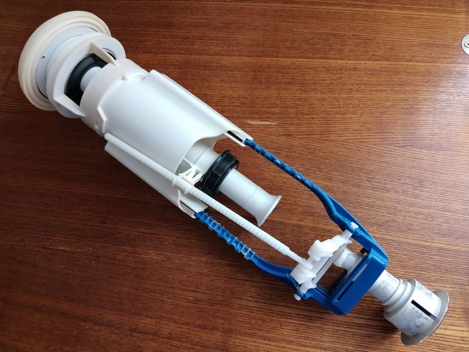 Запчасть для сливного бачка