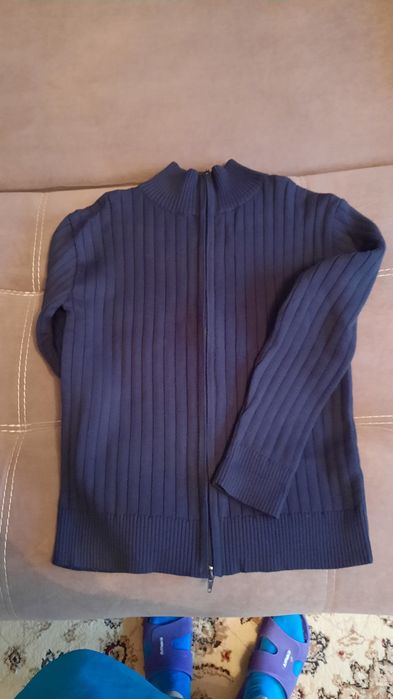 Новая   школьная кофта на 13 --16 лет