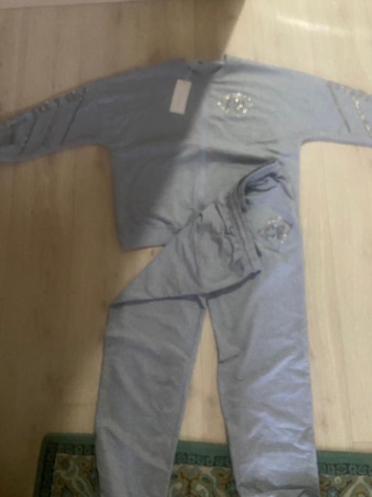 кастюм серый с блесками