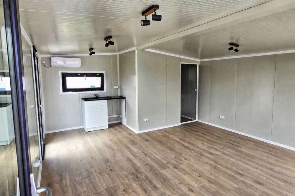 Container modular cu vitrina de sticla este perfect pentru o afacere