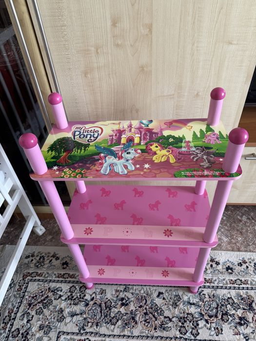 Продам полку для девочки