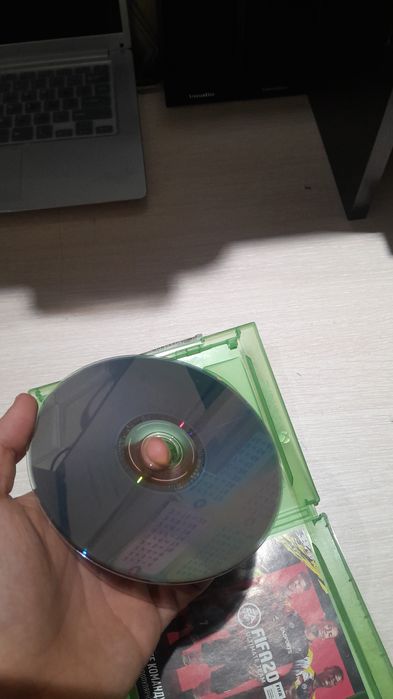 Продаю игру для xbox one s Fifa 20