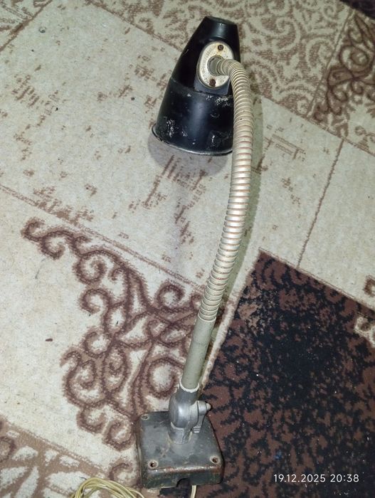 Настольный светильник