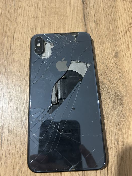 продается iPhone Xs Max