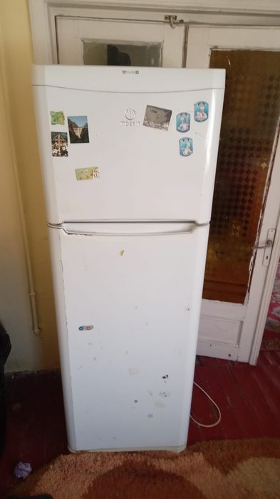 Vand frigider indesit inpecabil fuctioneaza ff bine