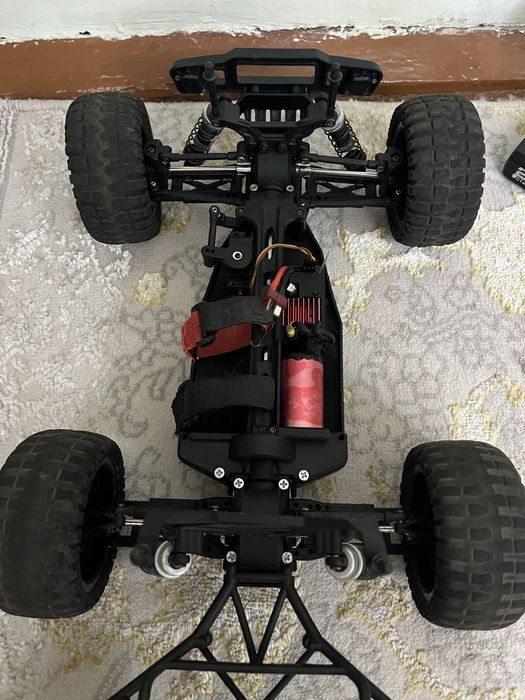 1/10 monster truck 4x4 70km/h
