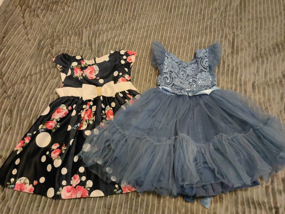 Продам детские  платья б.у.