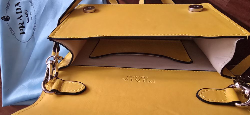 Prada geanta piele, galbena