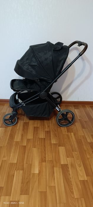 Продам коляску  2 в 1