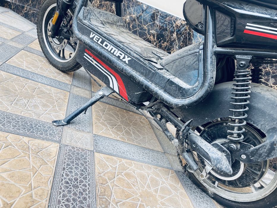 скутер Velomax 12w