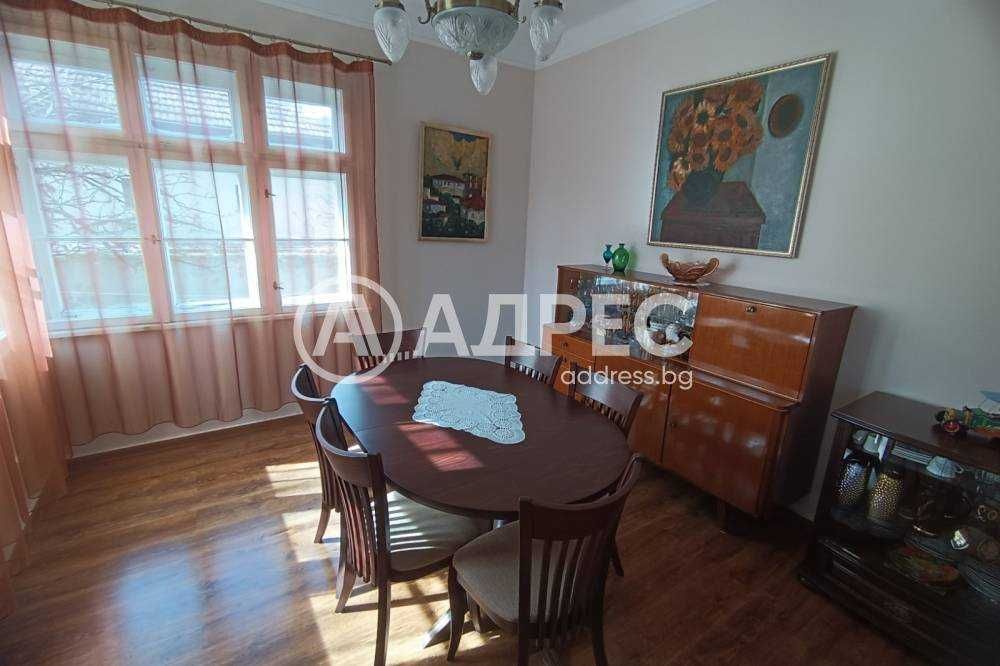 Продава се Къща в Разград, Център - 149 кв.м за 1010 €/кв.м - Снимка #3