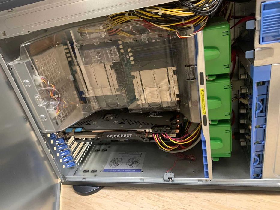 Продам Сервер SuperMicro