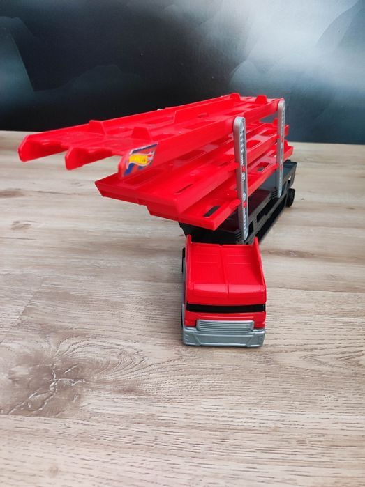 Камион автовоз Hot Wheels