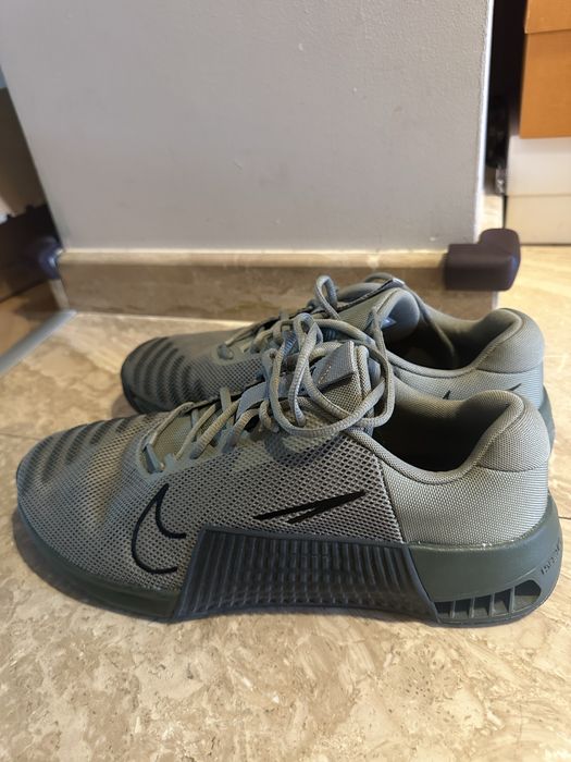 Nike маратонки НОВИ