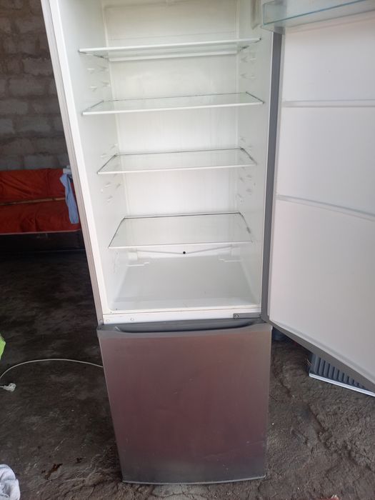 Холодильники оба за 25тыс